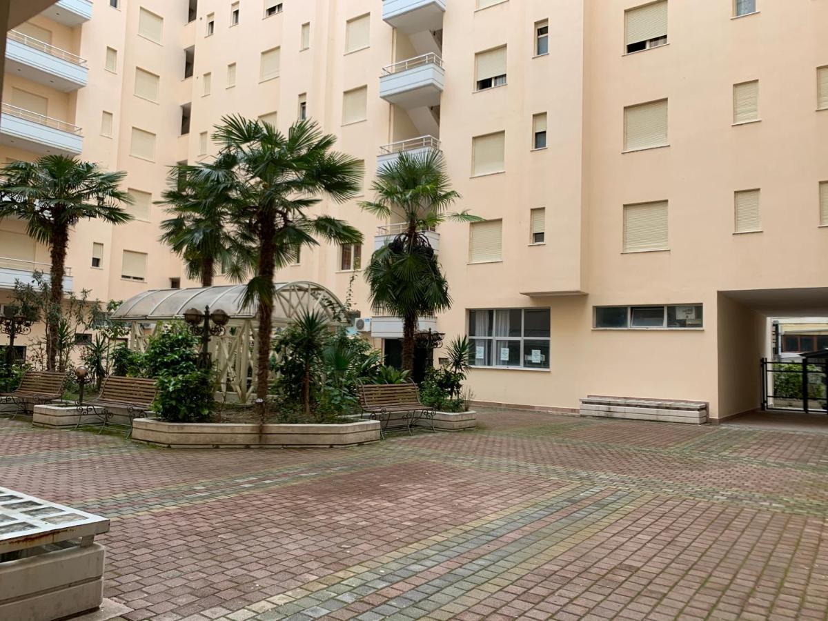 Tony Apartment Vlorë エクステリア 写真